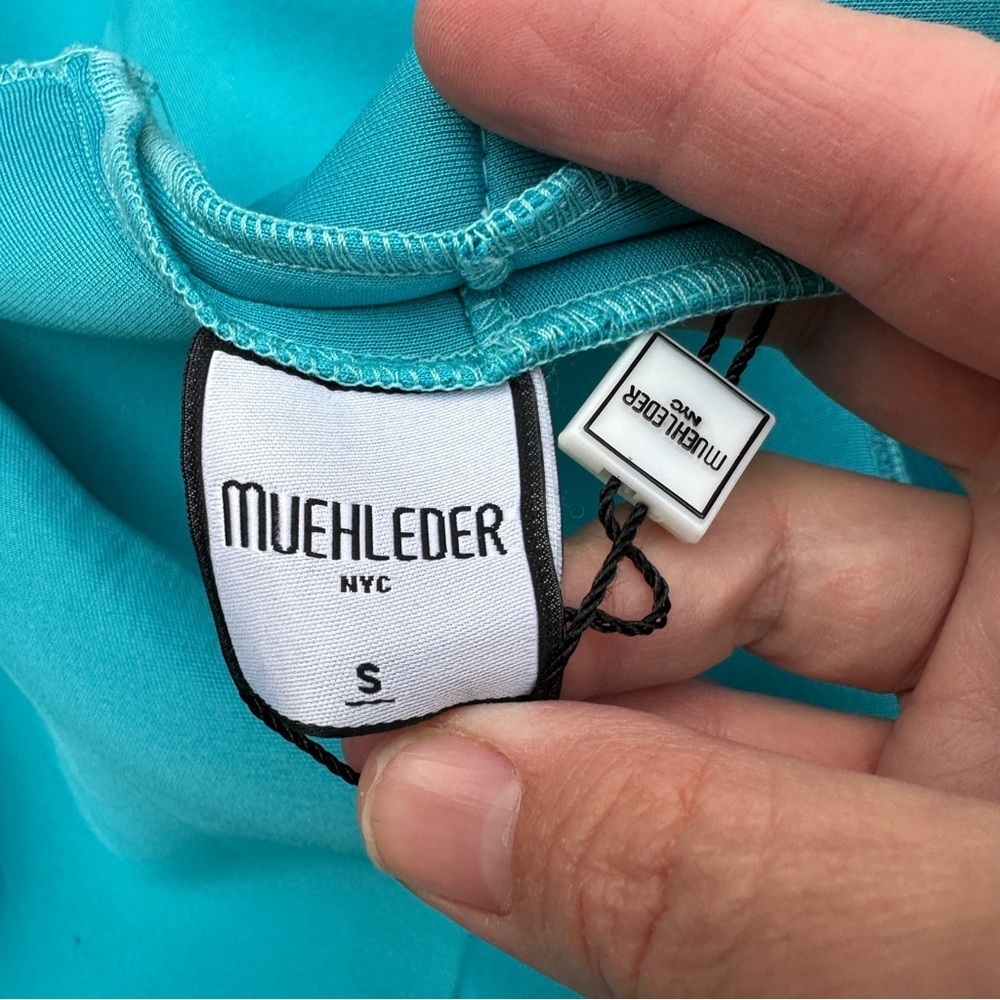 Muehleder cross back top NEW - Picture 7 of 13